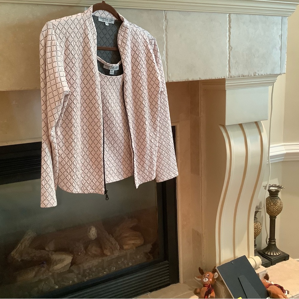 Elegant Pink Quilted Suit Jacket